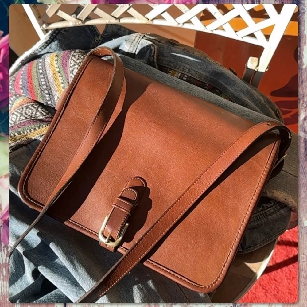 VINTAGE COACH MAHOGANY SADDLE POUCH BAG Style 9585